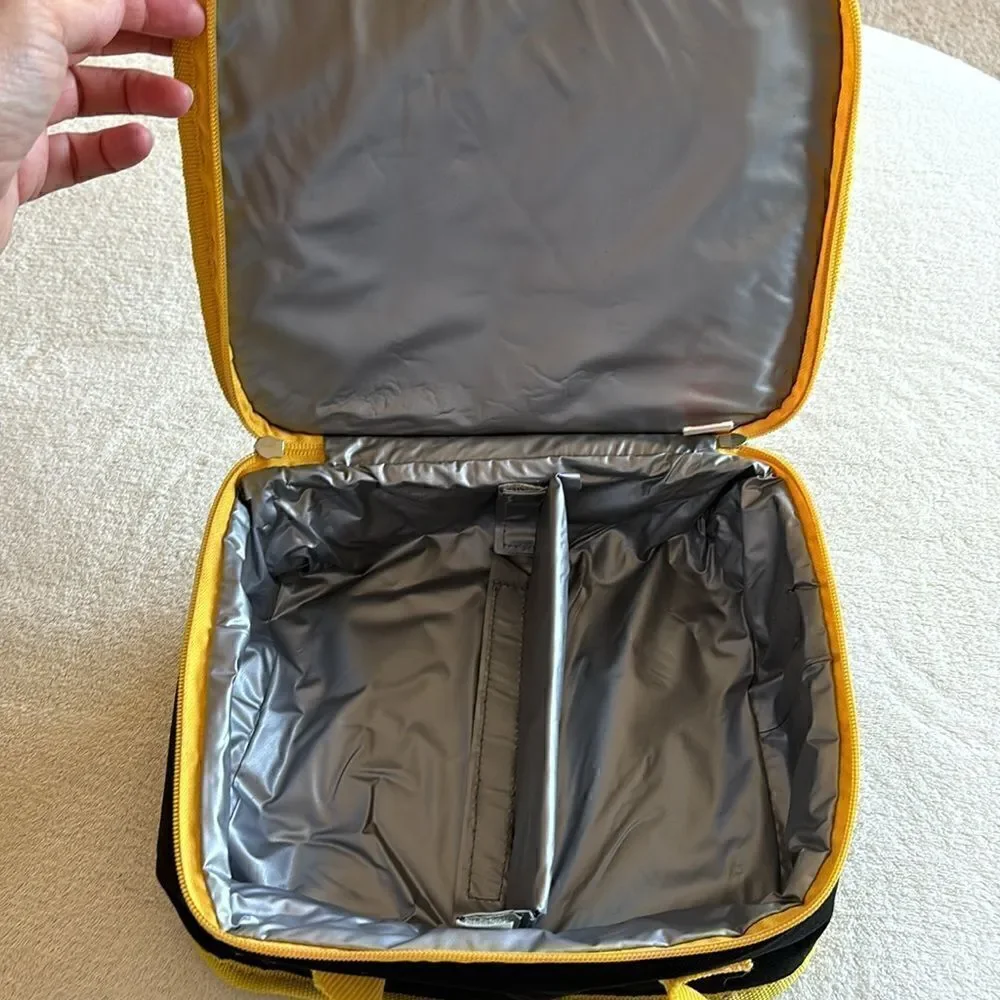 IOWA HAWKEYES NCAA‎ OFFICIALLY LICENSED LUNCH BOX Cooler